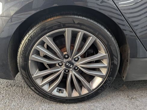 Used 2019 Kia Stinger Premium image 24