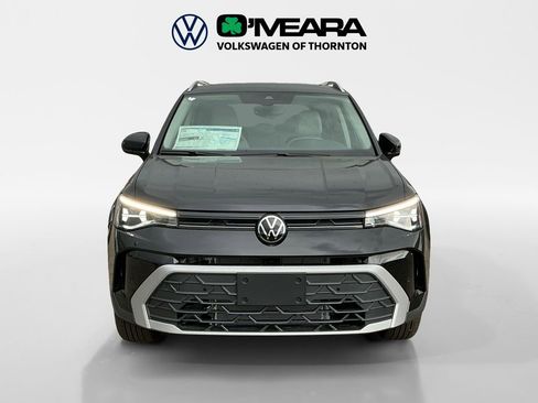 New 2025 Volkswagen Taos SE image 8