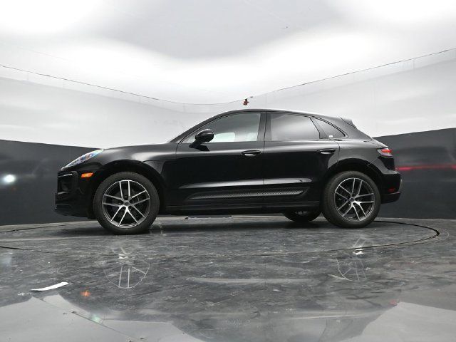 Used 2025 Porsche Macan AWD/4WD image 53