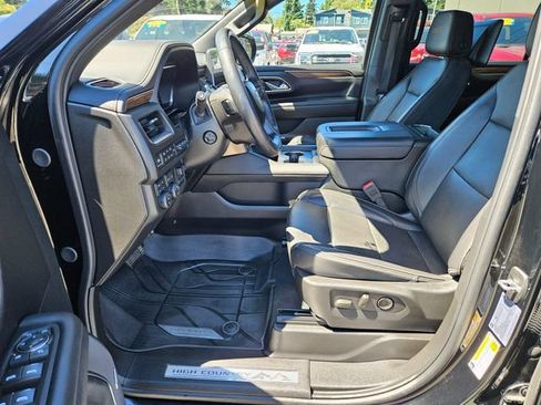 Used 2024 Chevrolet Suburban High Country w/ Advanced Technology Package AWD/4WD image 24