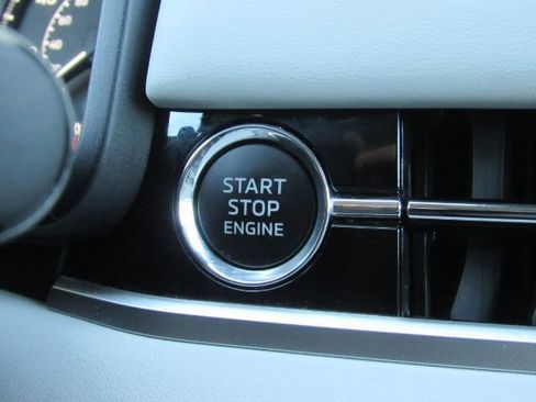 Used 2025 Mitsubishi Outlander SE image 44