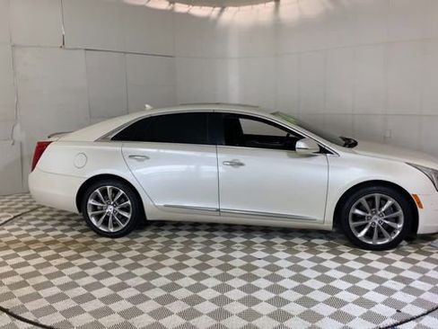 Used 2014 Cadillac XTS Premium w/ Driver Assist Package FWD image 4