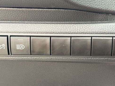 Used 2024 Toyota Corolla LE FWD image 18