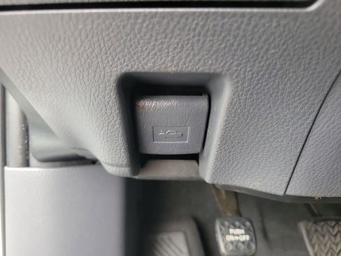 Used 2021 Toyota Camry SE image 30