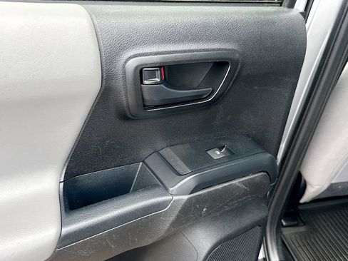 Used 2021 Toyota Tacoma SR AWD/4WD image 28