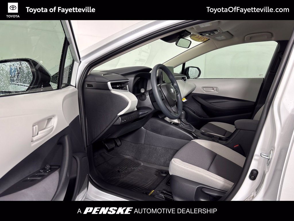Used 2027 Toyota Corolla LE FWD image 27