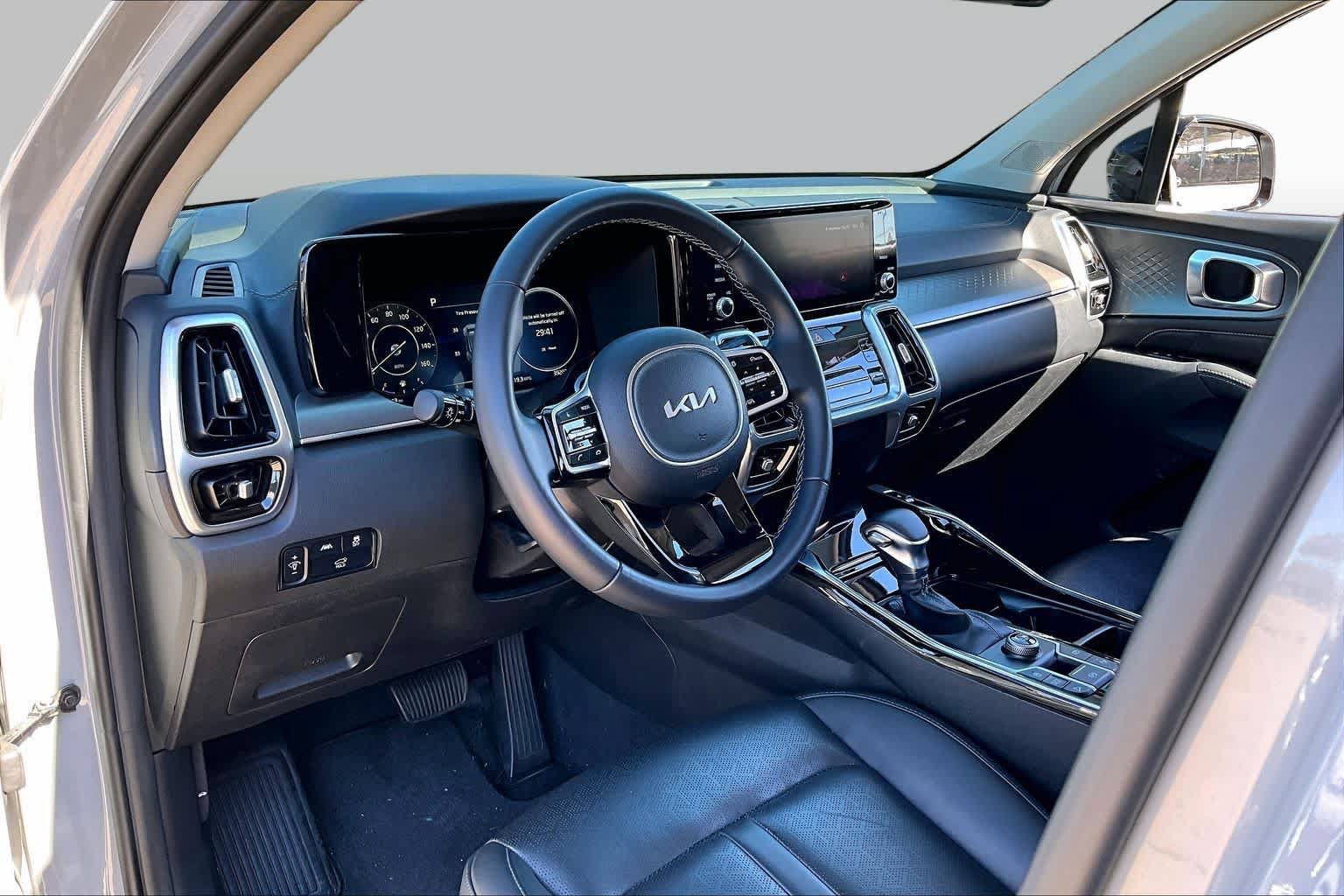 Used 2023 Kia Sorento SX FWD image 17