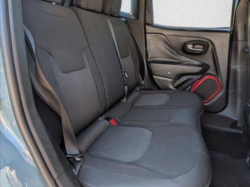 Used 2015 Jeep Renegade Trailhawk AWD/4WD image 18