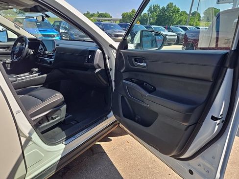Used 2023 Nissan Pathfinder SL w/ SL Premium Package AWD/4WD image 74