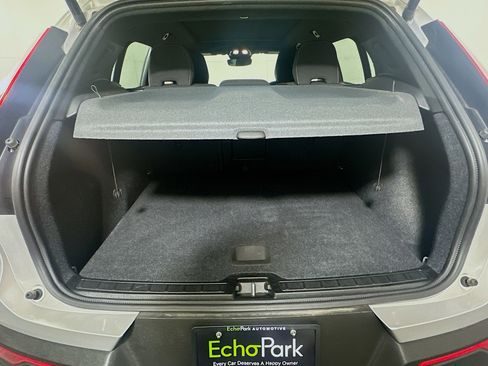 Used 2025 Volvo XC40 B5 Core AWD/4WD image 31
