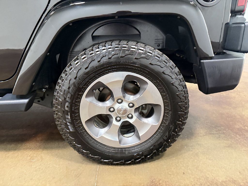 Used 2018 Jeep Wrangler Unlimited Sahara AWD/4WD image 90