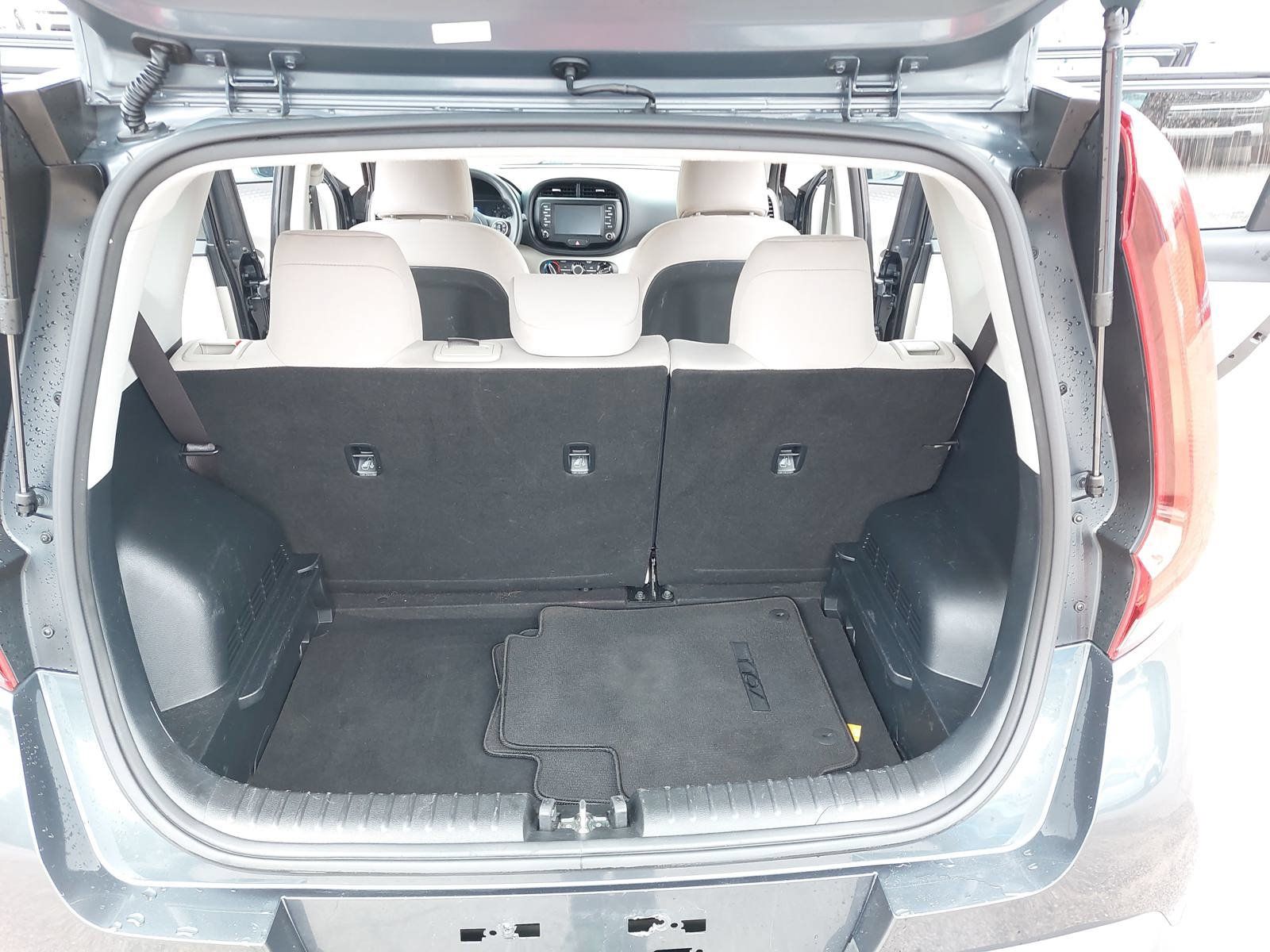 Used 2020 Kia Soul LX FWD image 12
