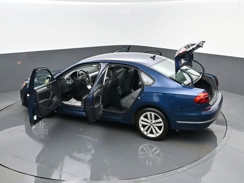 Used 2019 Volkswagen Passat 2.0T Wolfsburg image 27