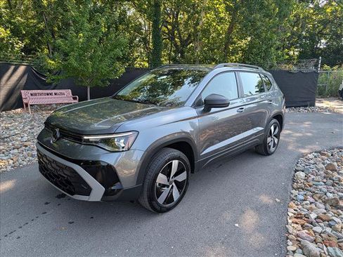 Used 2025 Volkswagen Taos S AWD/4WD image 1