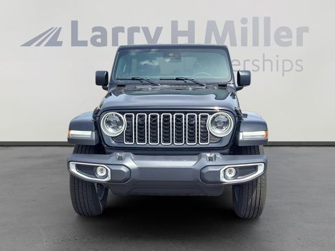 New 2025 Jeep Wrangler Sahara image 9