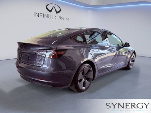 Used 2022 Tesla Model 3 Long Range AWD/4WD image 5