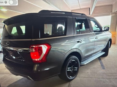 Used 2021 Ford Expedition XLT RWD image 2