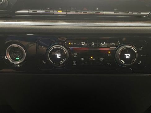 Used 2023 Chevrolet Silverado 1500 LT AWD/4WD image 6