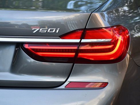 Used 2016 BMW 750i xDrive image 13