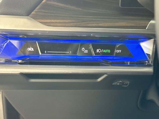 Used 2024 BMW 760i xDrive w/ Executive Package AWD/4WD image 10
