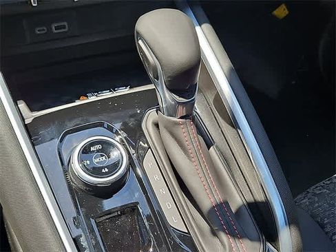 New 2025 Chevrolet Colorado Z71 image 12