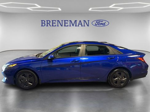 Used 2023 Hyundai Elantra SEL FWD image 8