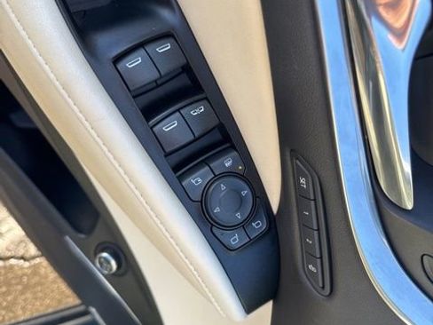 Used 2022 Buick Enclave Avenir w/ Avenir Technology Package image 9