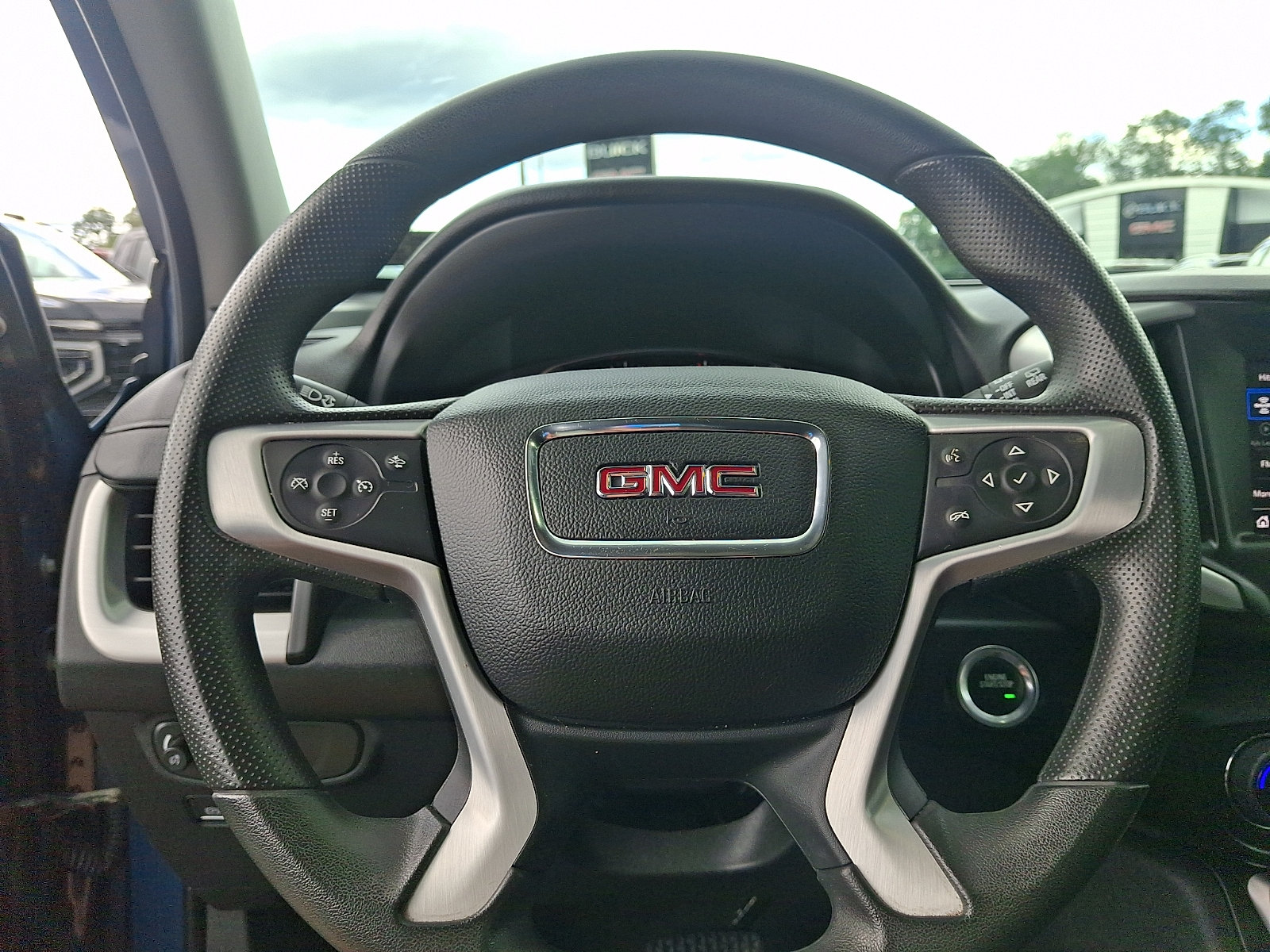 Used 2024 GMC Terrain SLE w/ Driver Convenience Package AWD/4WD image 19