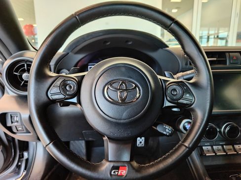 Used 2022 Toyota GR86 Premium w/ ALL Weather Mat Package (TMS) RWD image 13