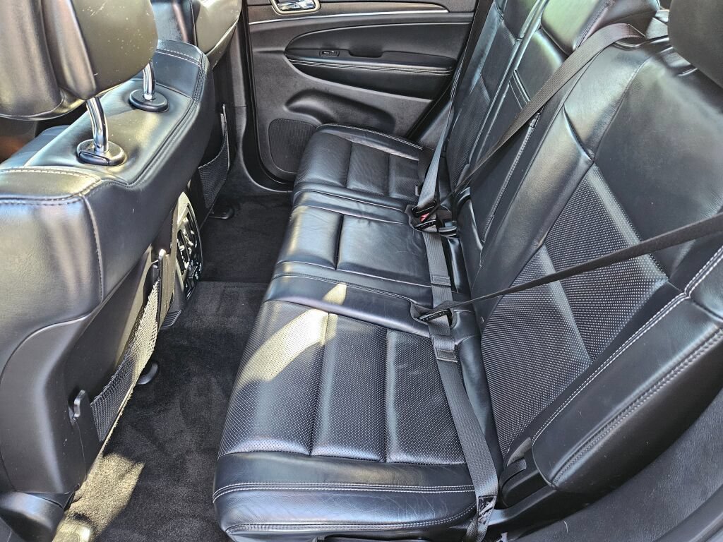 Used 2015 Jeep Grand Cherokee Limited w/ Luxury Group II AWD/4WD image 13