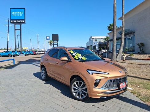 Used 2025 Buick Encore GX Avenir w/ Avenir Technology Package FWD image 2