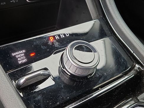 Used 2023 Jeep Grand Cherokee Limited w/ Black Appearance Package image 14