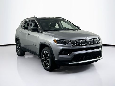 Used 2022 Jeep Compass Limited AWD/4WD image 3