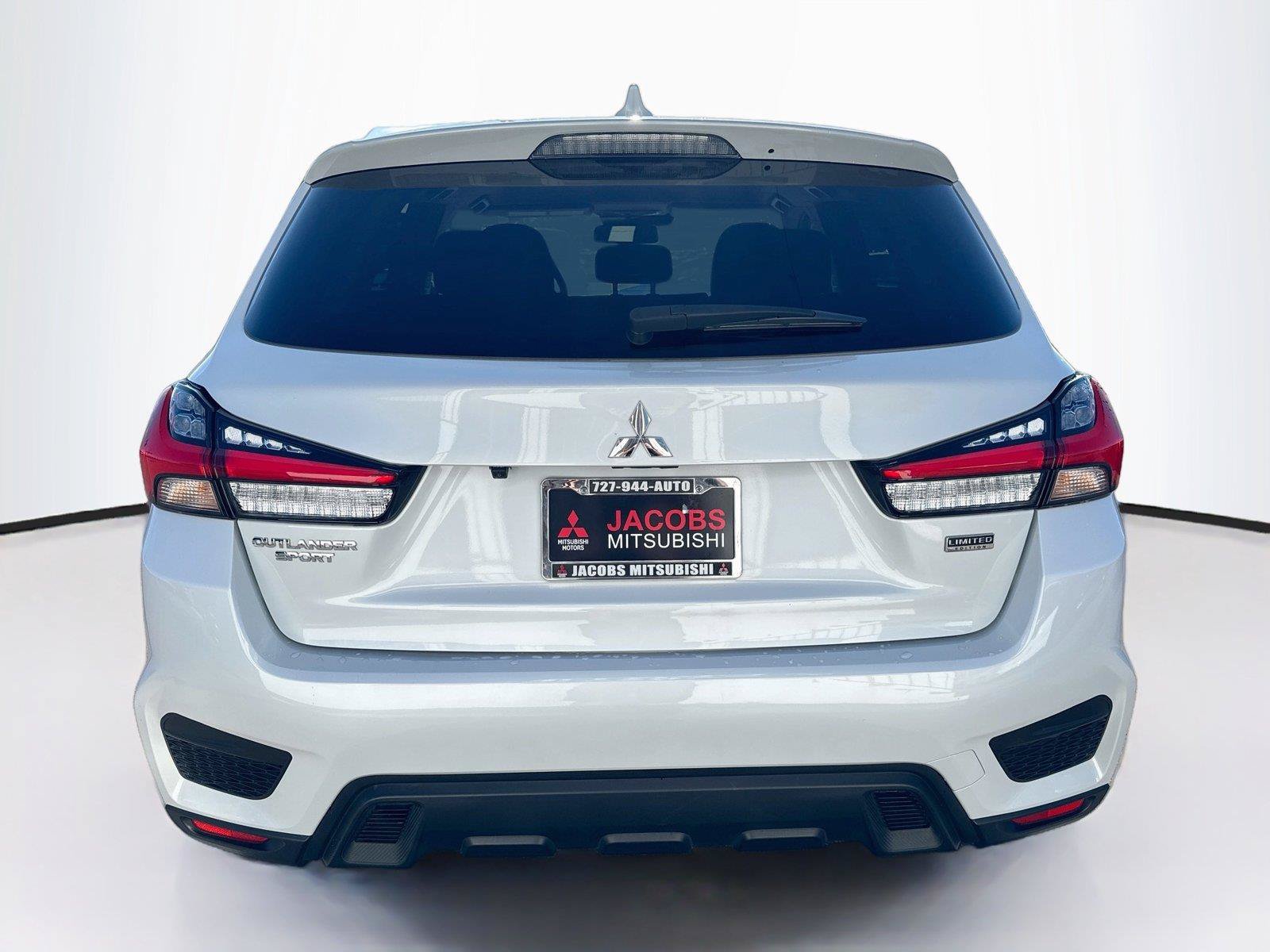 Used 2025 Mitsubishi Outlander Sport AWD image 4