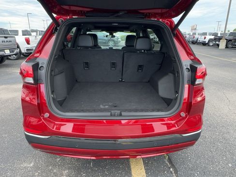 Certified 2023 Chevrolet Equinox RS w/ RS Leather Package AWD/4WD image 5