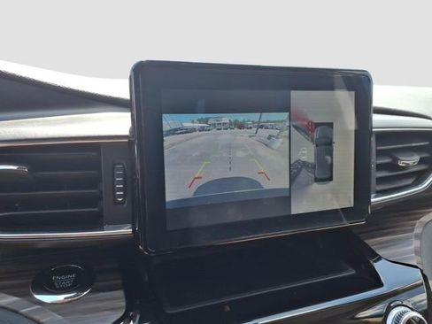 Used 2022 Ford Explorer Limited AWD/4WD image 25