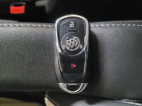 Used 2018 Buick Encore Preferred image 32