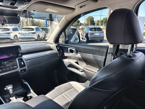 Used 2023 Kia Sorento S w/ Panoramic Sunroof Package image 11