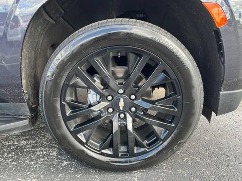 Used 2023 Chevrolet Suburban RST w/ Sport Performance Package AWD/4WD image 18
