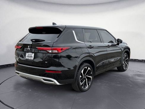 Used 2022 Mitsubishi Outlander SE image 6