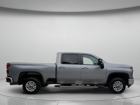 Used 2025 Chevrolet Silverado 2500 LT w/ Convenience Package AWD/4WD image 32