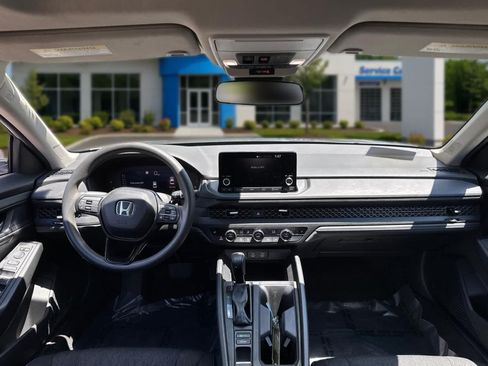 Used 2024 Honda Accord EX image 31