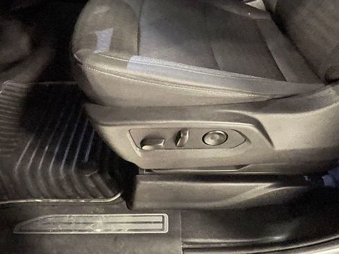 Used 2026 Chevrolet Silverado 1500 LT image 23