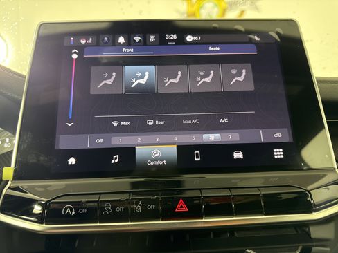 New 2026 Jeep Compass Latitude image 19