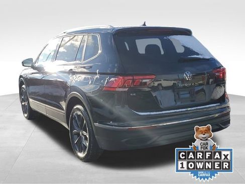 Used 2022 Volkswagen Tiguan SE w/ Panoramic Sunroof Package image 3