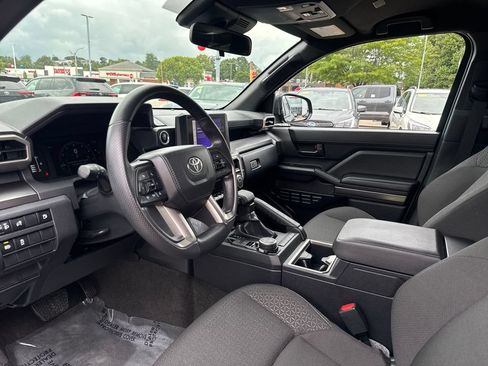 Used 2026 Toyota 4Runner SR5 AWD/4WD image 14