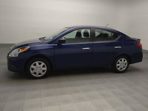 Used 2018 Nissan Versa SV image 2