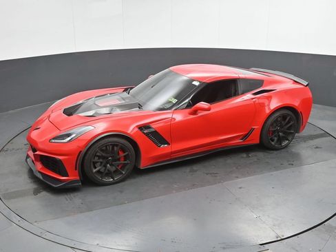 Used 2016 Chevrolet Corvette Z06 w/ 3LZ Preferred Equipment Group RWD image 37