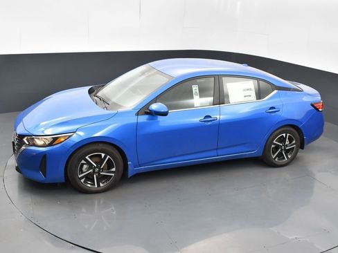 Used 2025 Nissan Sentra SV image 45