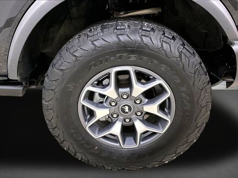 Used 2022 Ford Bronco Badlands image 32